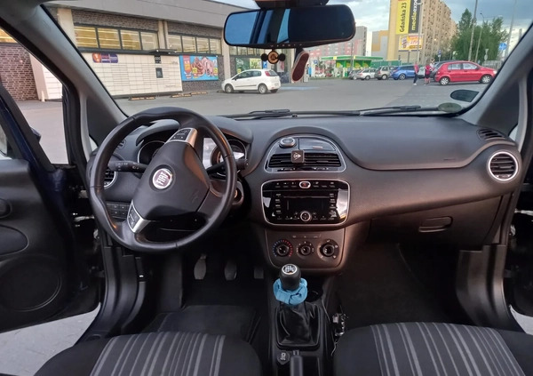Fiat Punto cena 16000 przebieg: 124090, rok produkcji 2011 z Zabrze małe 56